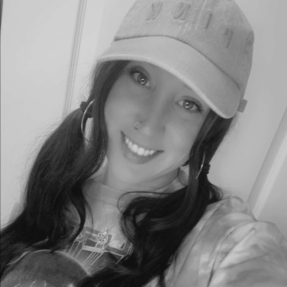 Meet your Posher, Courtney